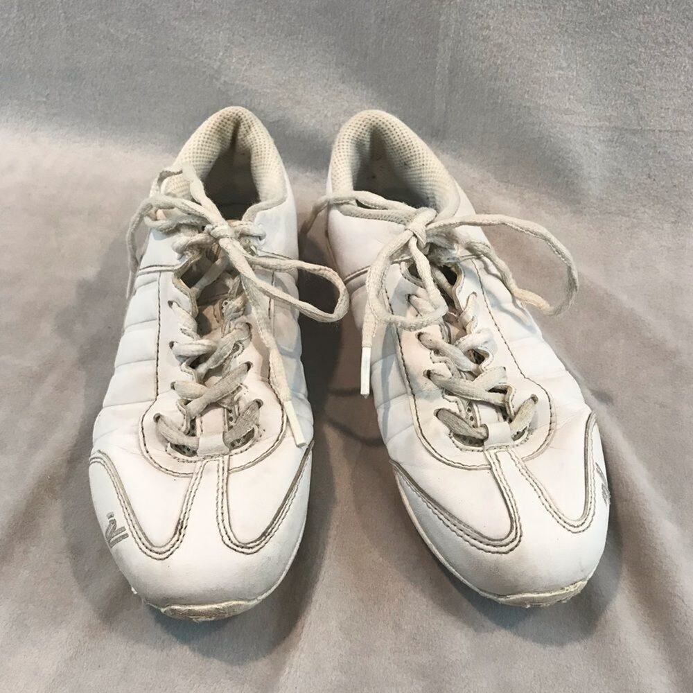Varsity cheer/tumbling shoes white youth size 3